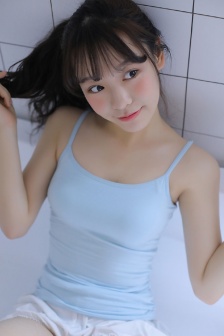 白桃松木(校园)请你吃糖凌虚阁